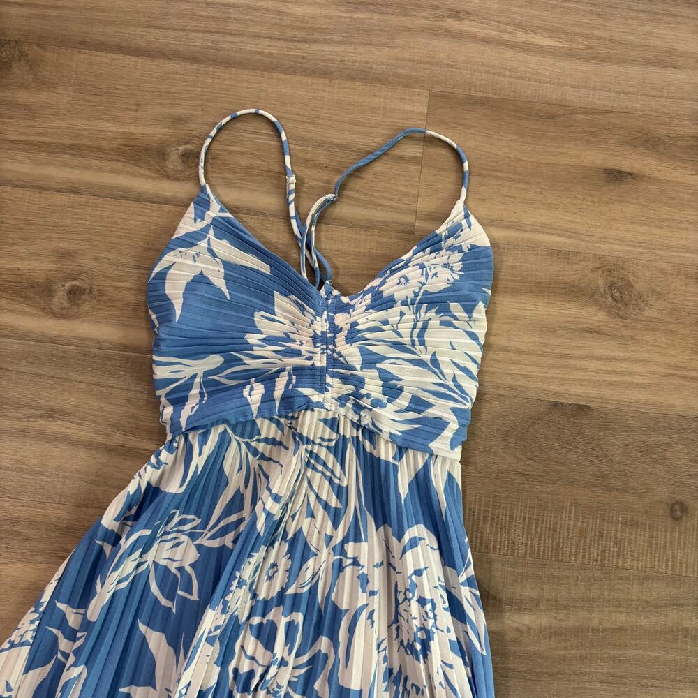 Astr the Label Blythe Plisse Midi Dress Blue Floral Women Size Small - Picture 4 of 8